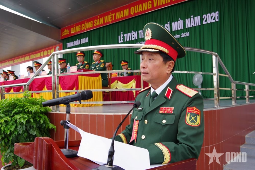 Trung tướng Hà Thọ Bình, Tư lệnh Quân khu 4 dự Lễ tuyên thệ chiến sĩ mới Trung đoàn 841